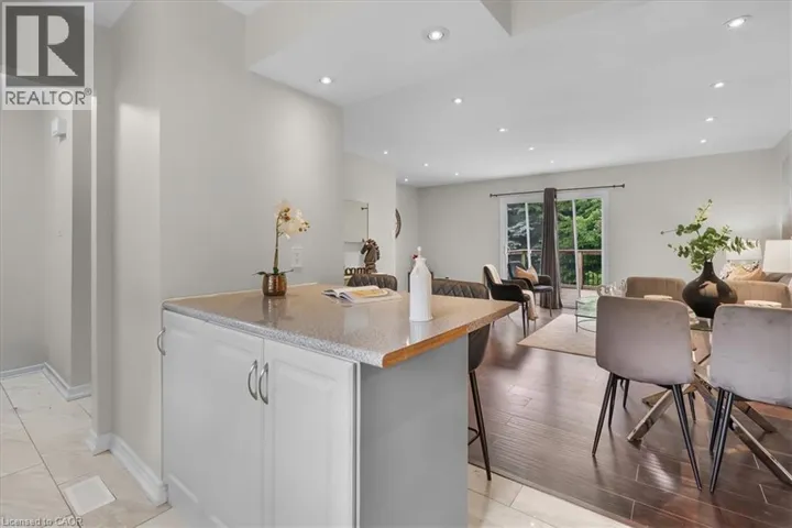 421 BAIRSTOW Crescent, Waterloo, Ontario N2K2H7