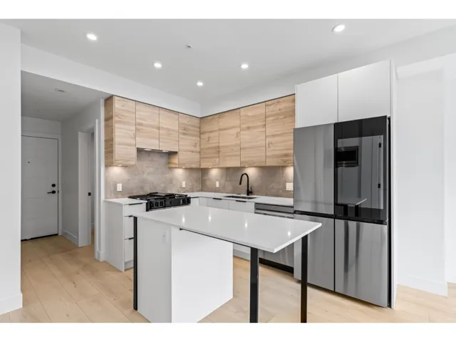 106 30494 CARDINAL AVENUE, Abbotsford, British Columbia V2T0M1