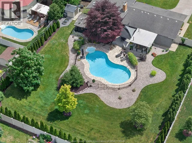 421 Arlington, Tecumseh, Ontario N8N2K1