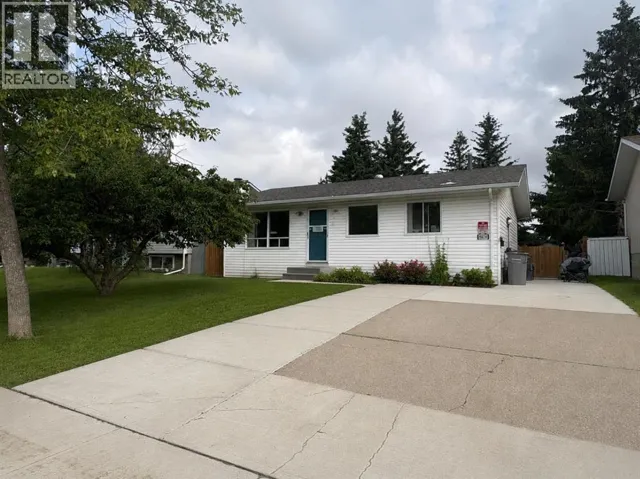 9616 76 Avenue, Grande Prairie, Alberta T8V4L4