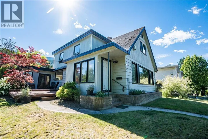 422 Maple Street, Nelson, British Columbia V1L2J5
