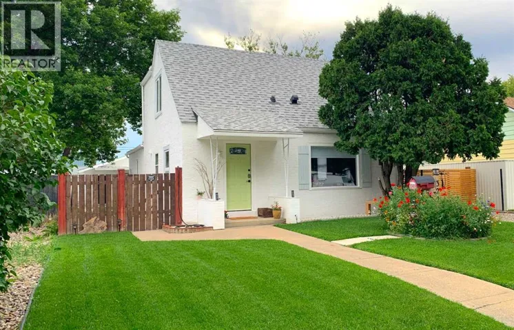 322 12 Street N, Lethbridge, Alberta T1H2G4