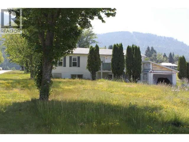 129 Oak Street, Fauquier, British Columbia V0G1K0
