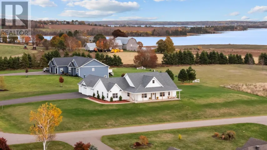 8 MacNeill Avenue, Clyde River, Prince Edward Island C0A1H1