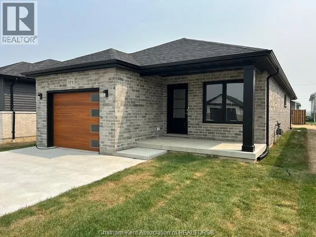 171 IRONWOOD TRAIL, Chatham, Ontario N7M0T3