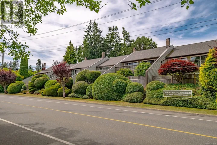 7 570 Crescent Rd W, Qualicum Beach, British Columbia V9K1H9