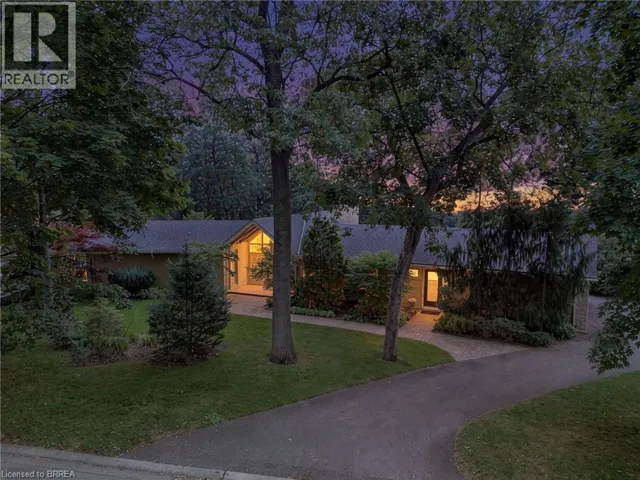 7 GAYWOOD Gardens, Brantford, Ontario N3T5J7
