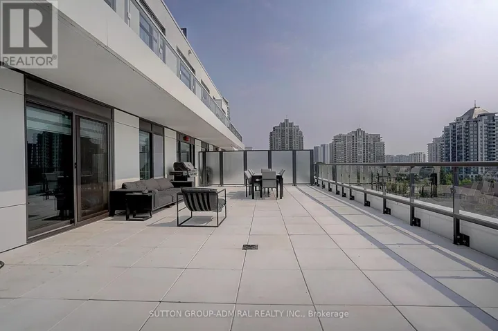 712 - 8 BEVERLY GLEN BOULEVARD, Vaughan (Beverley Glen), Ontario L4J0L5