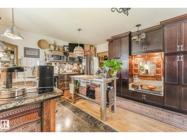 11836 135 ST NW, Edmonton, Alberta T5L1W6
