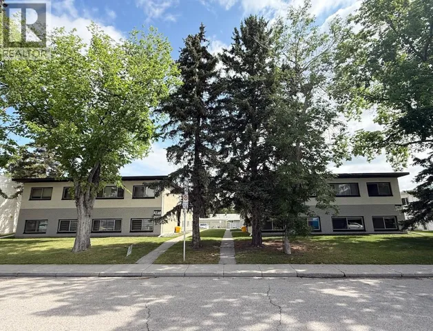 2712/2716 Brentwood Boulevard NW, Calgary, Alberta T2L1J4