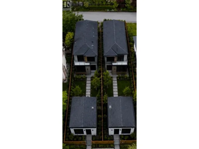 2304 HENRY STREET, Port Moody, British Columbia V4A5J1