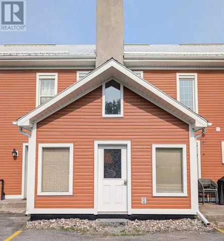 D - 1 LAKE STREET, Prince Edward County (Picton Ward), Ontario K0K2T0