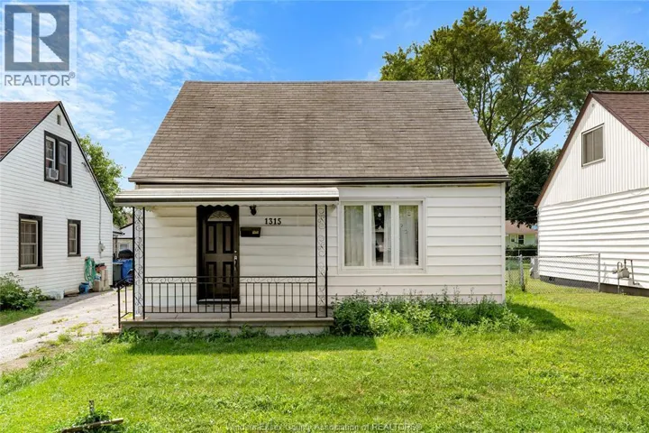 1315 PARTINGTON AVENUE, Windsor, Ontario N9B2P5