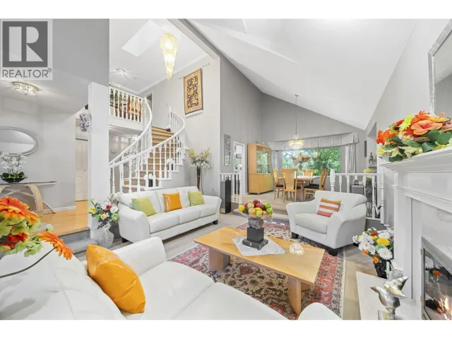 2445 MOWAT PLACE, North Vancouver, British Columbia V7H2X2