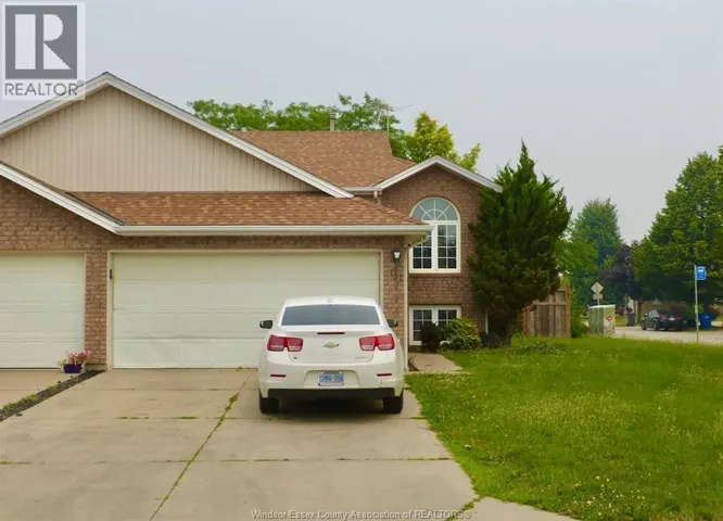 151 CHRISTINA CRESCENT, Leamington, Ontario N8H5L8