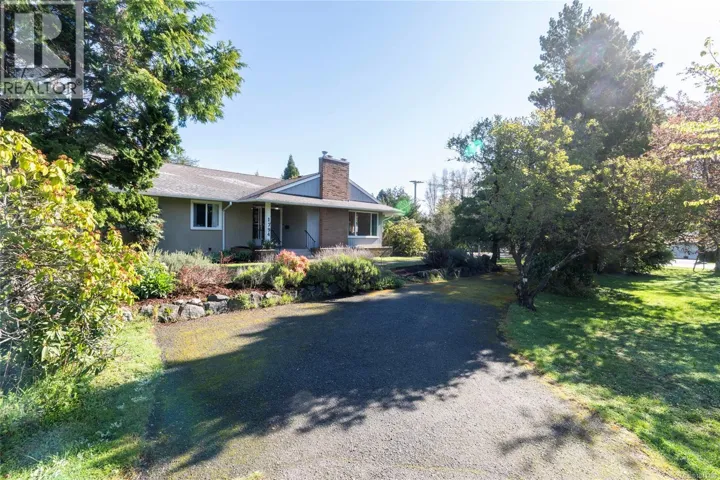 1794 Barrie Rd, Saanich, British Columbia V8N2W7
