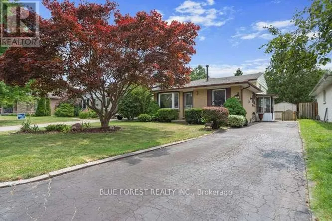 27 VILLENEUVE CRESCENT, London East (East G), Ontario N5V1M7