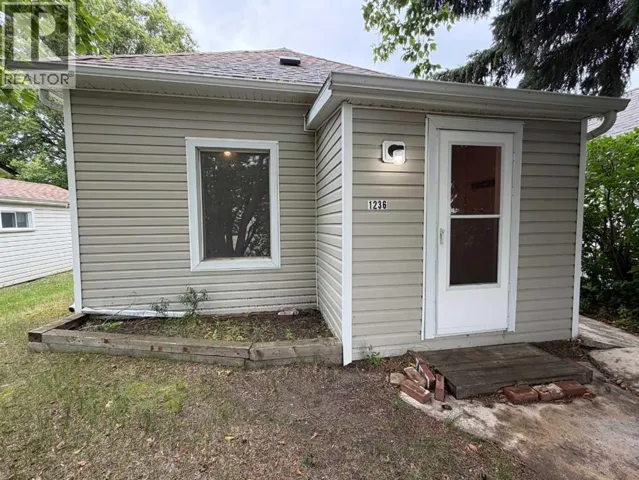 1236 1 Avenue, Wainwright, Alberta T9W1G9