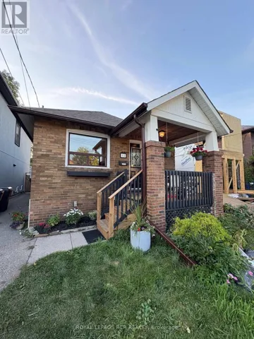 12 ORLEY AVENUE, Toronto (Woodbine-Lumsden), Ontario M4C2B9