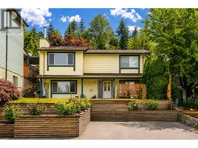 772 APPLEYARD COURT, Port Moody, British Columbia V3H3X1