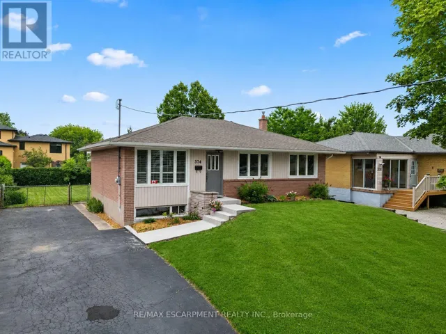 374 ST. AUGUSTINE DRIVE, Oakville (CO Central), Ontario L6K3E9