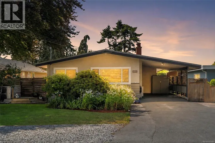 3552 Elliston Ave, Saanich, British Columbia V8X1R5