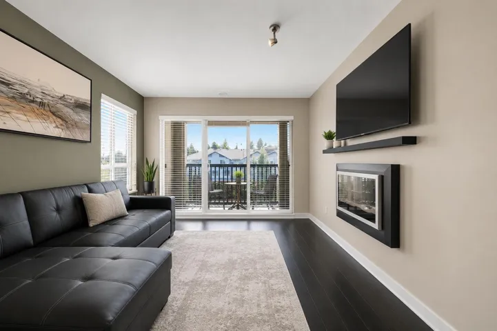 324 21009 56 AVENUE, Langley, British Columbia V3A0C9