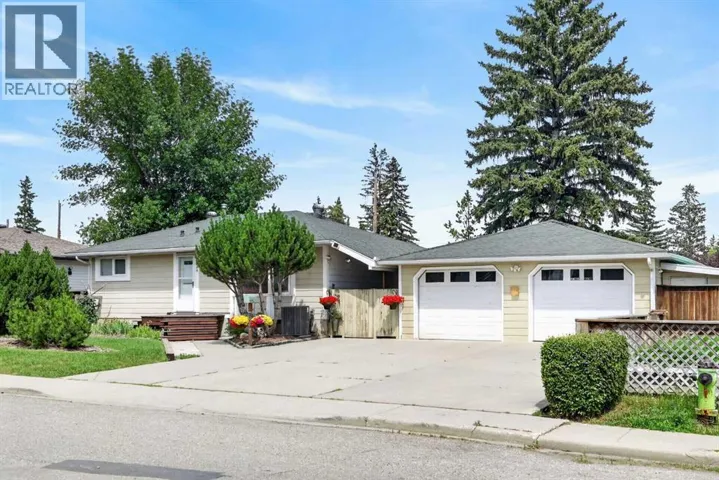 8008 36 Avenue NW, Calgary, Alberta T3B1W3