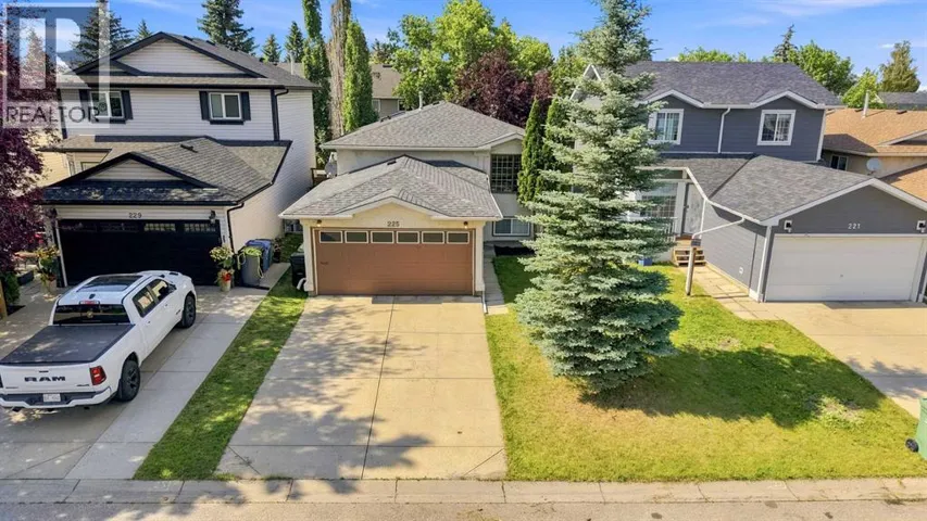 225 Harvest Glen Place NE, Calgary, Alberta T3K4J1