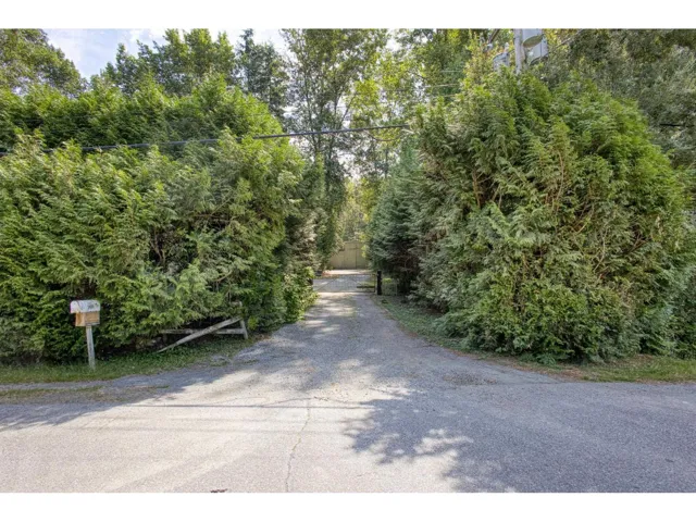 5860 256 STREET, Langley, British Columbia V4W1J9