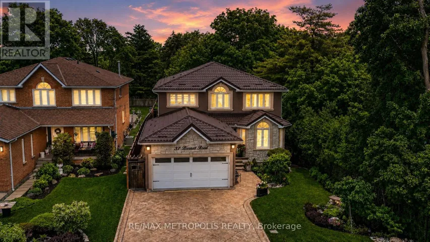 37 BENNETT ROAD, Toronto (West Hill), Ontario M1E3Y1