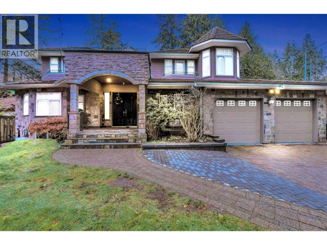 1219 ARBORLYNN DRIVE, North Vancouver, British Columbia V7J2V5