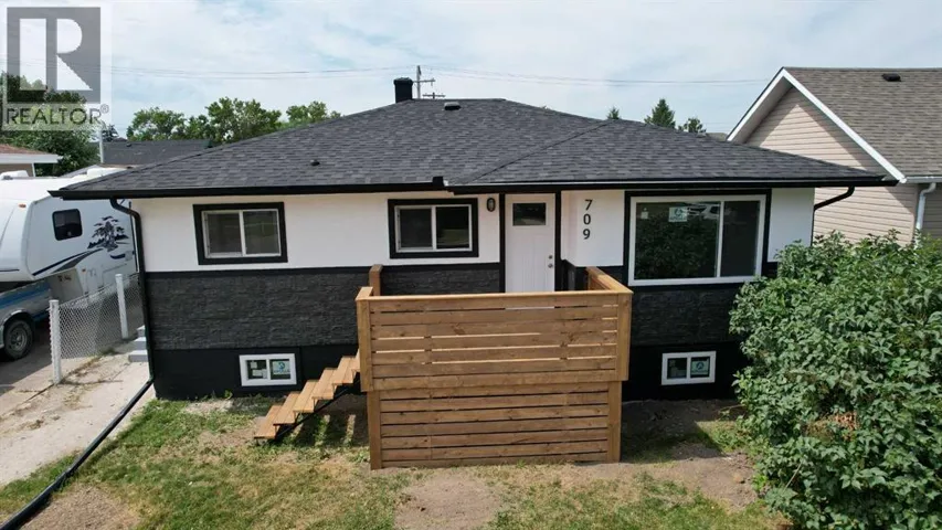 709 centre Street, Hanna, Alberta T0J1P0