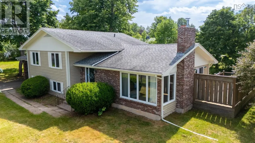 20 Grandview Drive, Wolfville, Nova Scotia B4P1W4