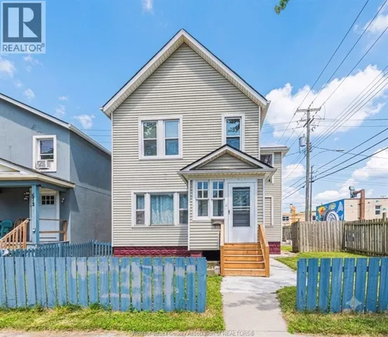 576 JANETTE, Windsor, Ontario N9A4Z5