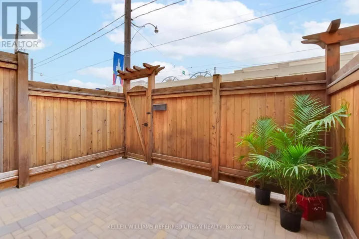22 - 1666 QUEEN STREET E, Toronto (Woodbine Corridor), Ontario M4L1G3