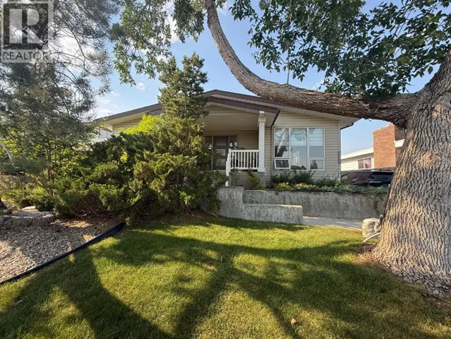 3733 21 Avenue S, Lethbridge, Alberta T1K4J2