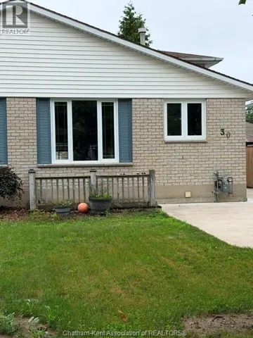 30 DONALDA DRIVE, Chatham, Ontario N7L4J5