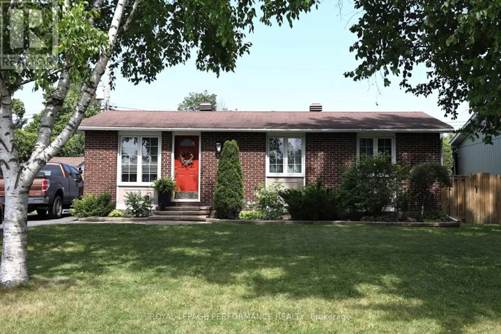 1497 BLACKHEATH STREET, Ottawa, Ontario K1E1K6