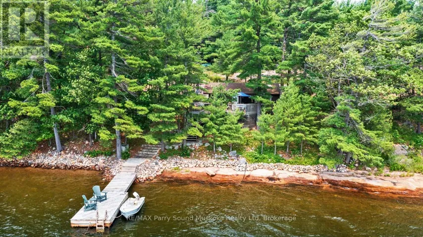 Private Sanctuary on Desirable Blind Bay!