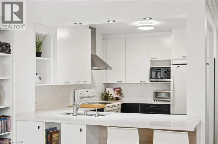 18 HOLBORN Court Unit# 506, Kitchener, Ontario N2A4A1