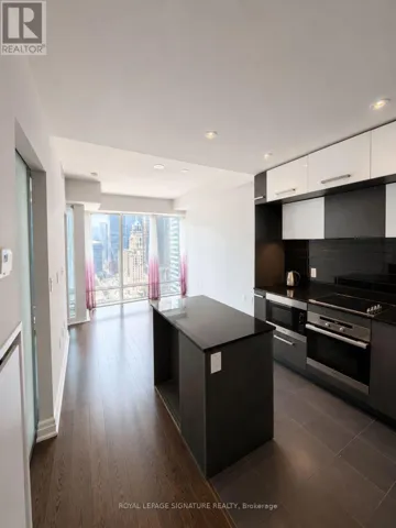 2403 - 8 THE ESPLANADE, Toronto (Waterfront Communities), Ontario M5E0A6