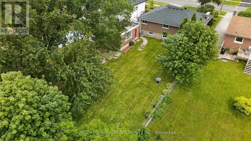 26 SHANNON STREET, Barrie (Wellington), Ontario L4M2K8