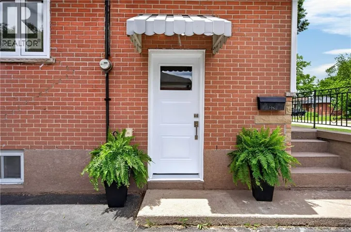 236 HAMMERSMITH Court, Burlington, Ontario L7L4N7