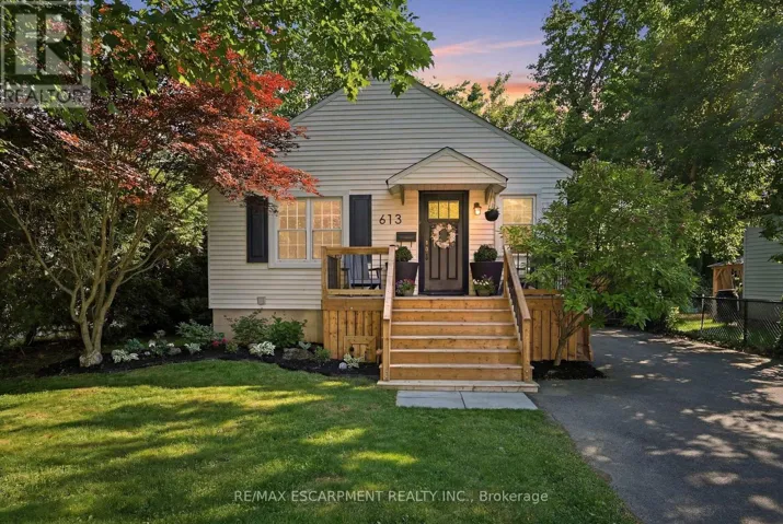 613 CLARK AVENUE, Burlington (Brant), Ontario L7S1P1