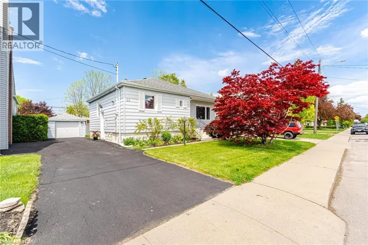 94 CLARENDON Avenue, Hamilton, Ontario L9A3A3
