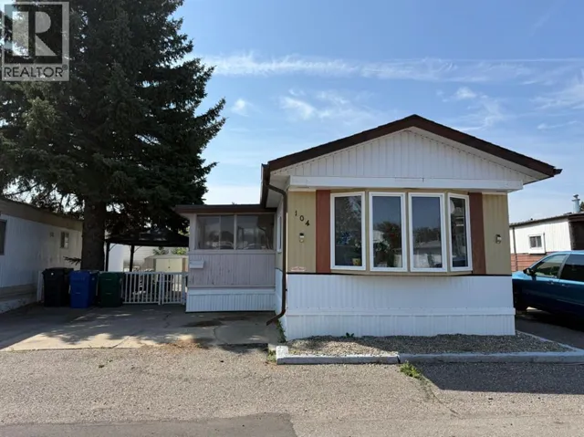104, 1410 43 Street S, Lethbridge, Alberta T1K3S5