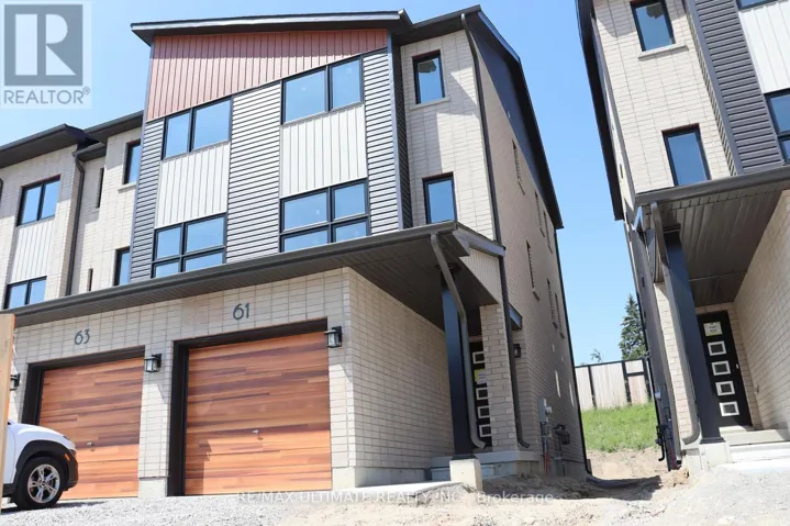 61 FLAN BOULEVARD, Barrie, Ontario L9J1C6