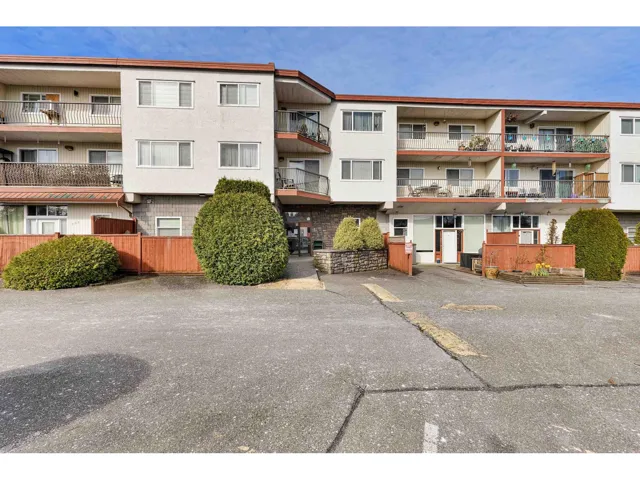 205 3043 270 STREET, Langley, British Columbia V4W3M2