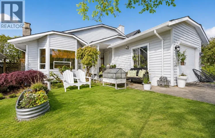 875 PORTEAU PLACE, North Vancouver, British Columbia V7H2P8